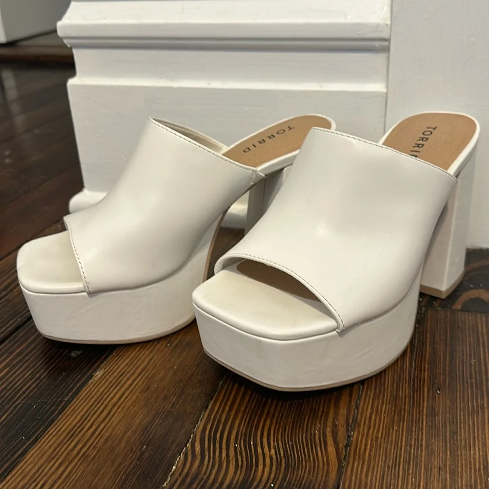 torrid White Platform Mule Heels - Picture 1 of 5